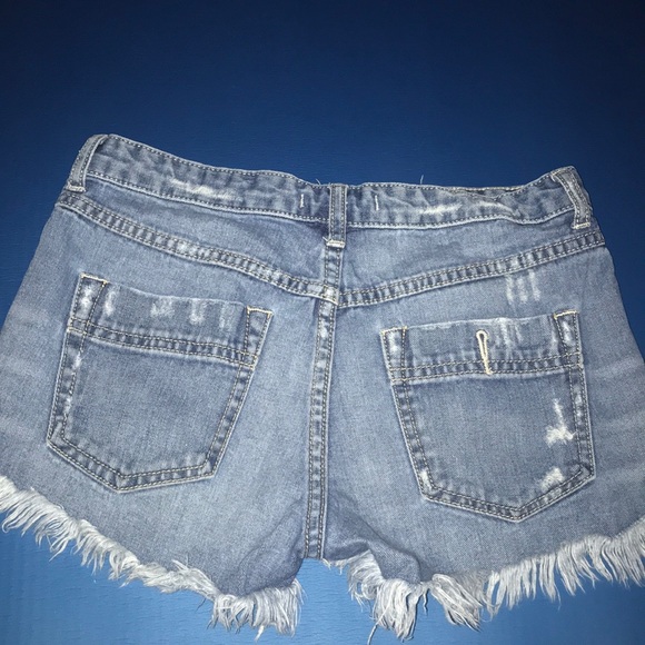 Free People frayed denim shorts - Picture 2 of 4